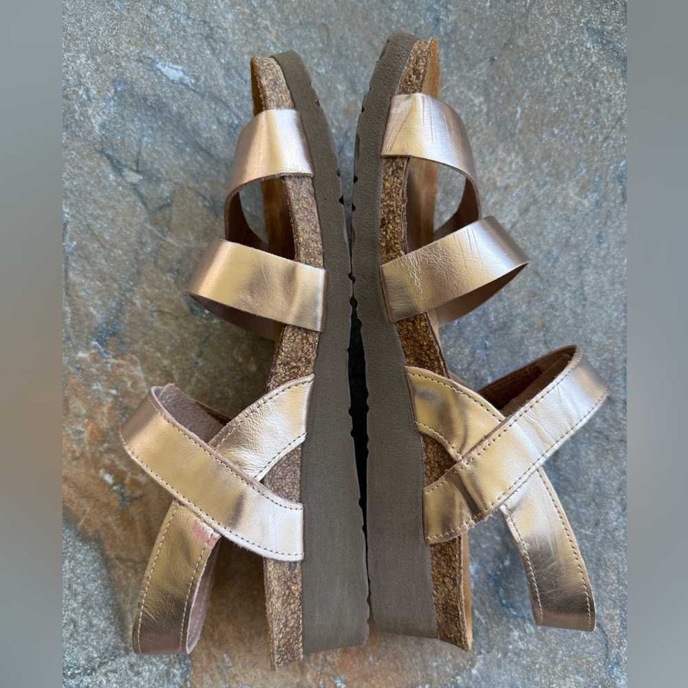 Naot Kayla Rose Gold Sandals Size 40(9) - Picture 5 of 7